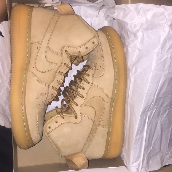 Nike Air Force 1 High LV8 - Picture 3 of 4